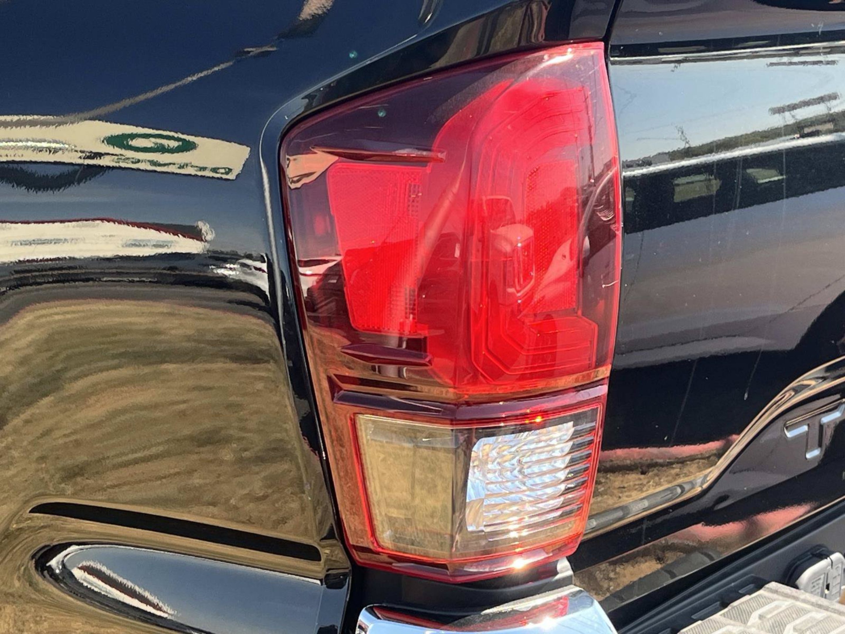 Used 2022 Midnight Black Metallic Toyota SR5 image 39