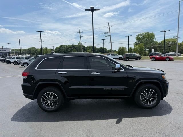 Certified Used 2021 Diamond Black Crystal Pearlcoat Jeep Limited image 5