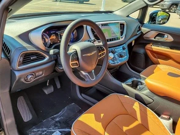 2026 Chrysler Pacifica Pinnacle - Photo 10