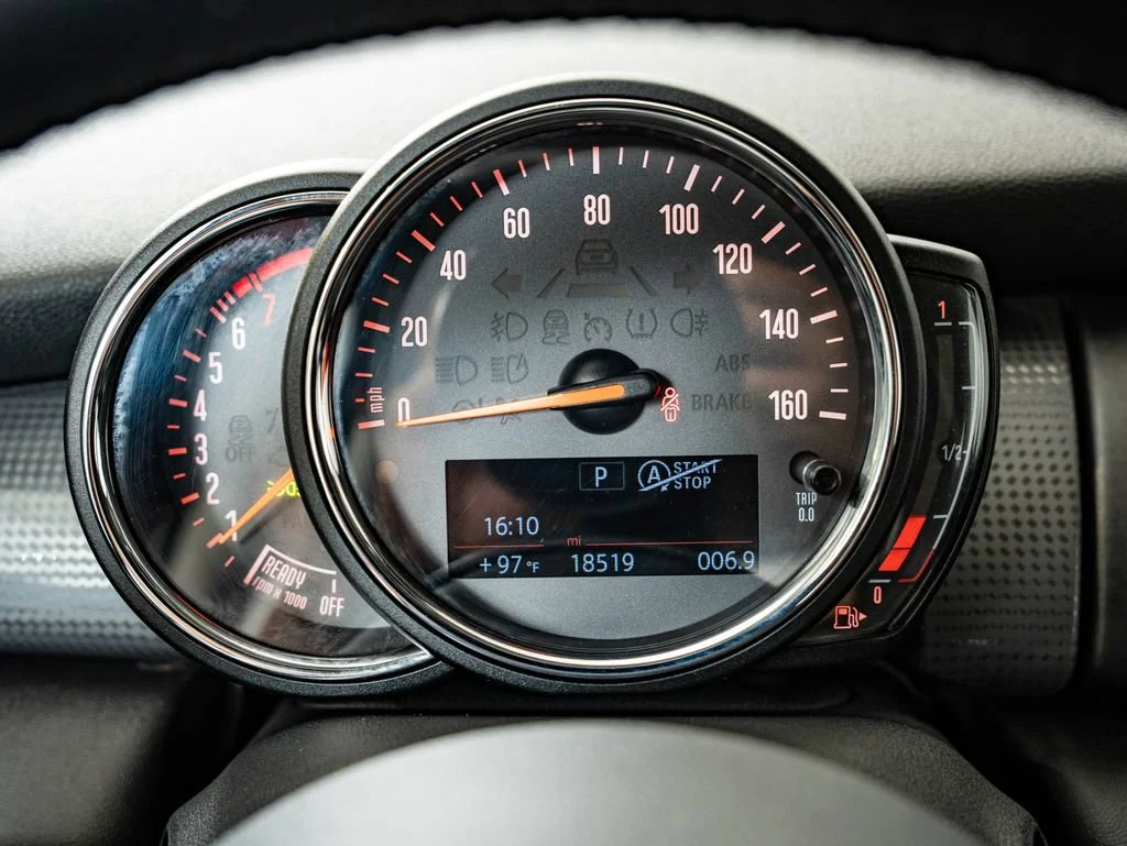 Used 2018 Pepper White MINI  image 28