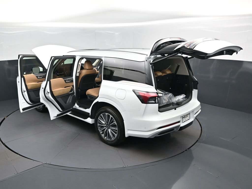 New 2026 RADIANT WHITE INFINITI Luxe 2WD image 2