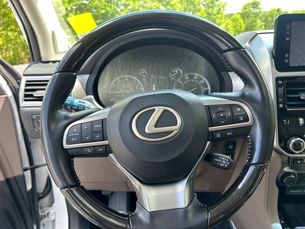 Used 2022 White Lexus 460 Luxury image 15