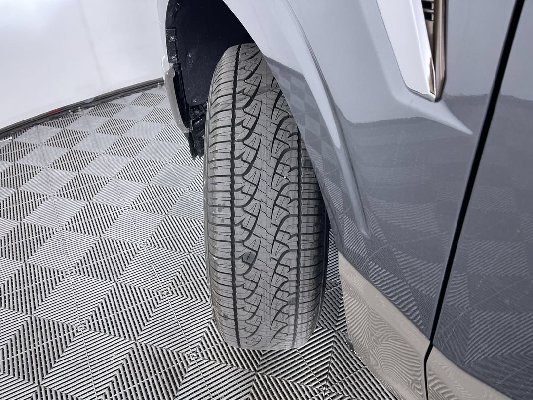 New 2026 Carbonized Gray Metallic Ford King Ranch image 27