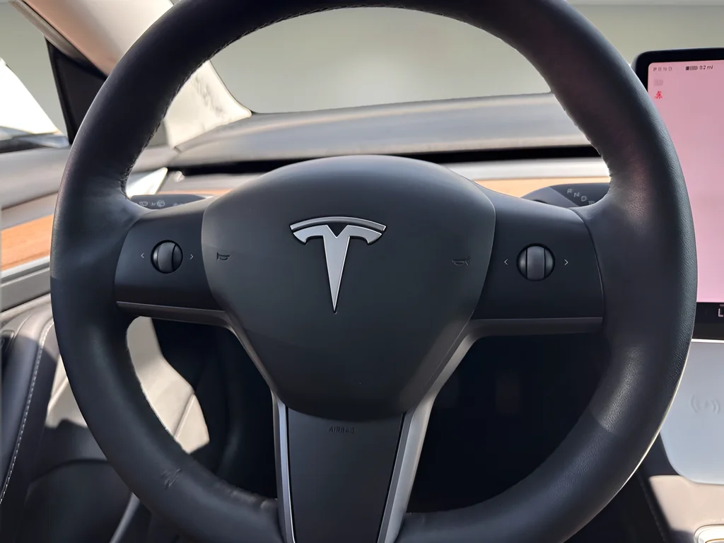 Used 2023 White Tesla Base image 13