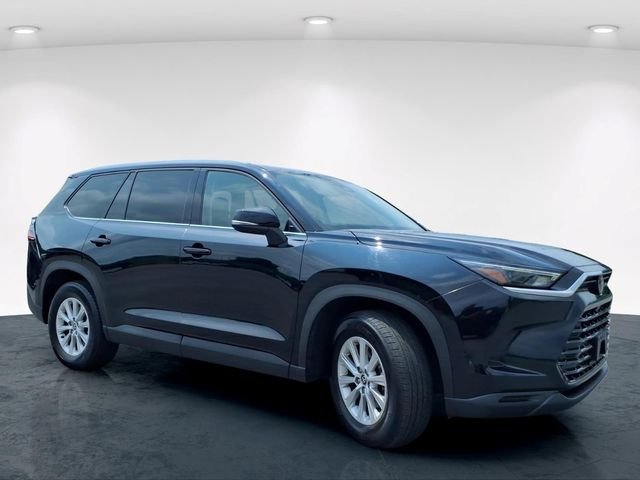 Used 2025 Black Toyota XLE image 5