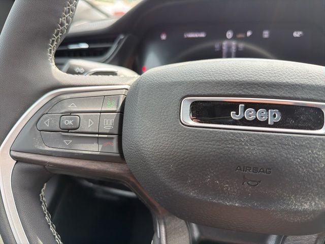 New 2026 Diamond Black Crystal Pearl-Coat Exterior Paint Jeep Altitude image 23