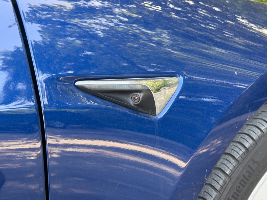 Used 2020  Tesla Standard Range image 31