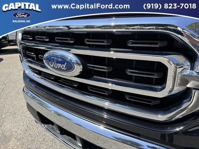 Used 2023 Black Ford XLT image 10