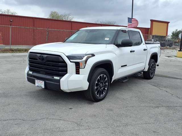 2024 Toyota Tundra 4WD SR5