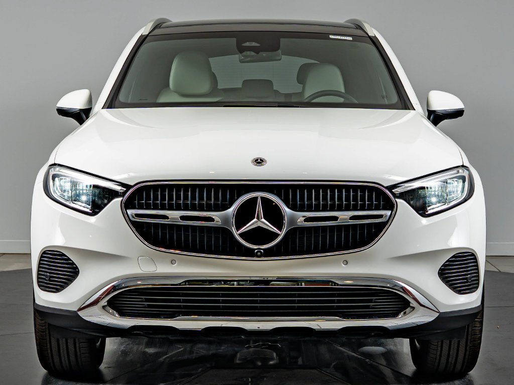 Used 2026 Polar White Mercedes-Benz GLC 300 image 2