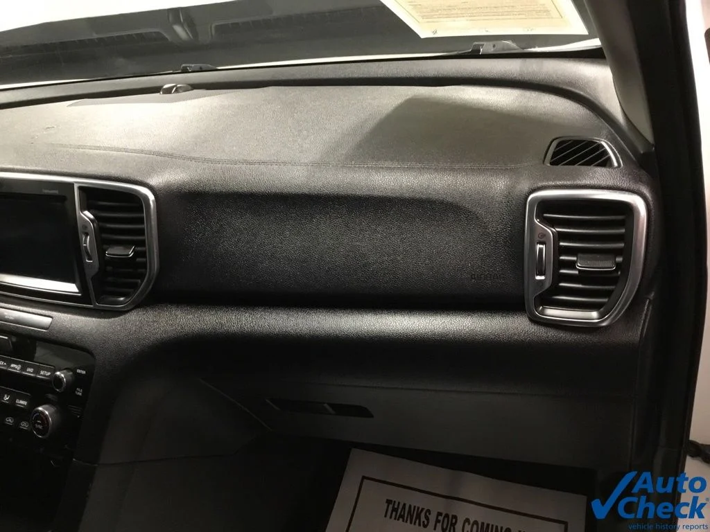 Used 2018 White Kia EX image 38