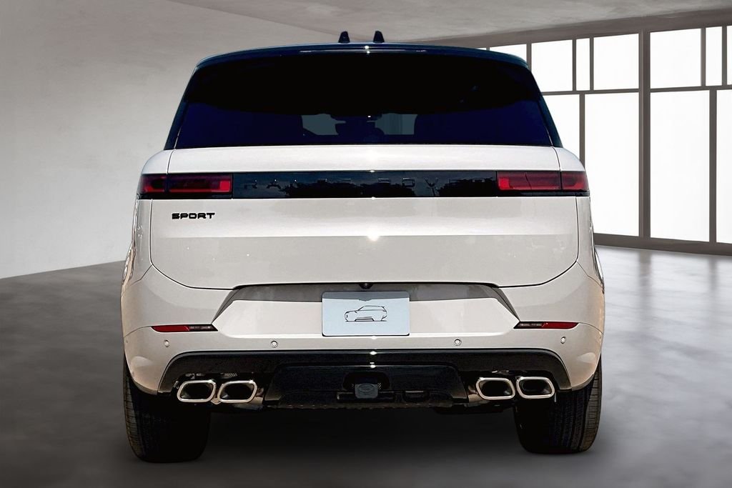 New 2026 Borasco Grey Metallic Land Rover Dynamic SE image 4