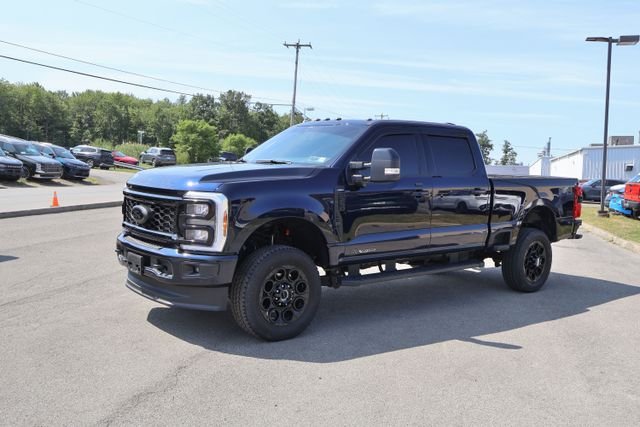 Used 2025 Blue Ford Lariat image 4