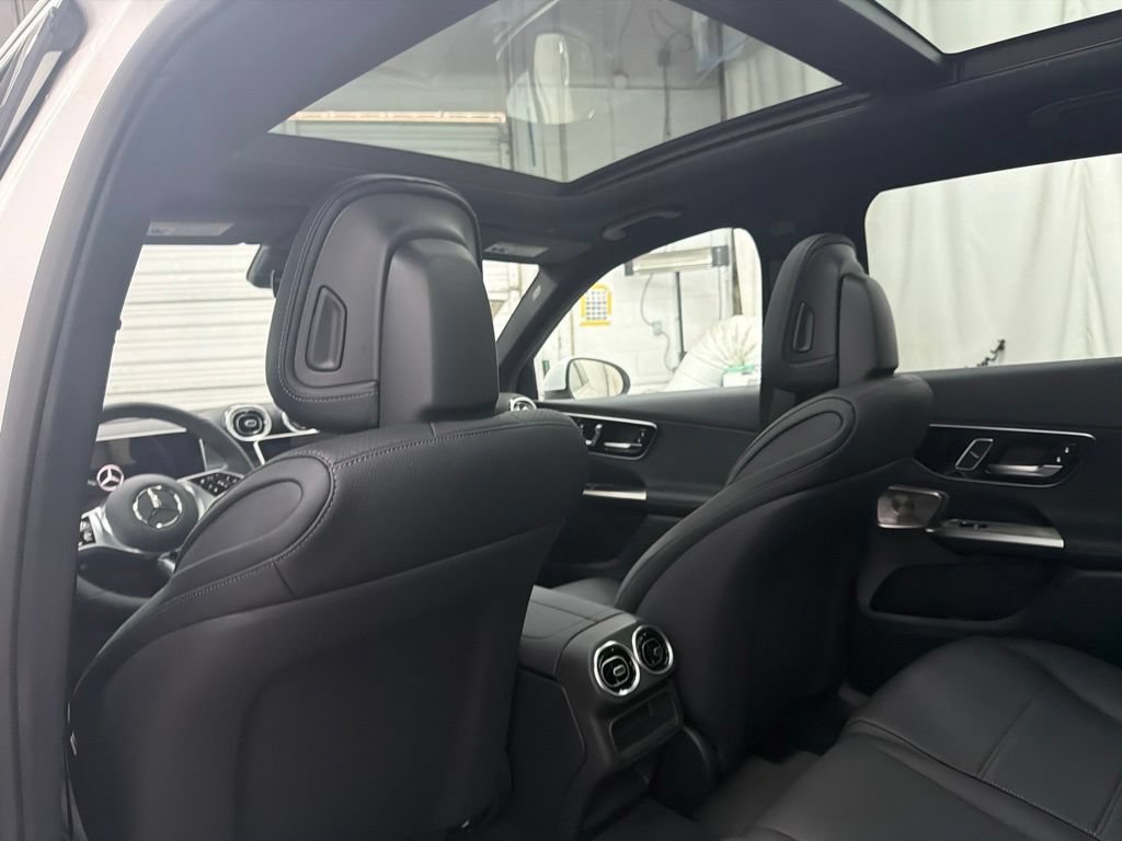 New 2027 Polar White Mercedes-Benz GLC 300 image 50
