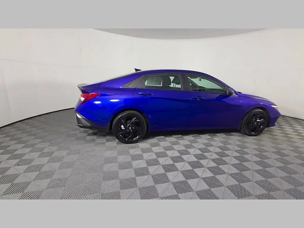 Used 2026 Intense Blue Hyundai SEL Sport image 37