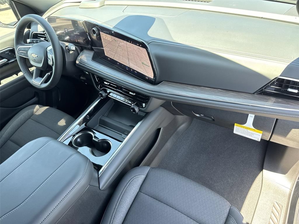2026 Chevrolet Suburban LS - Photo 34