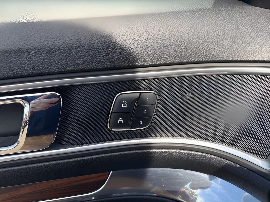 Used 2017 Silver Ford Limited image 11