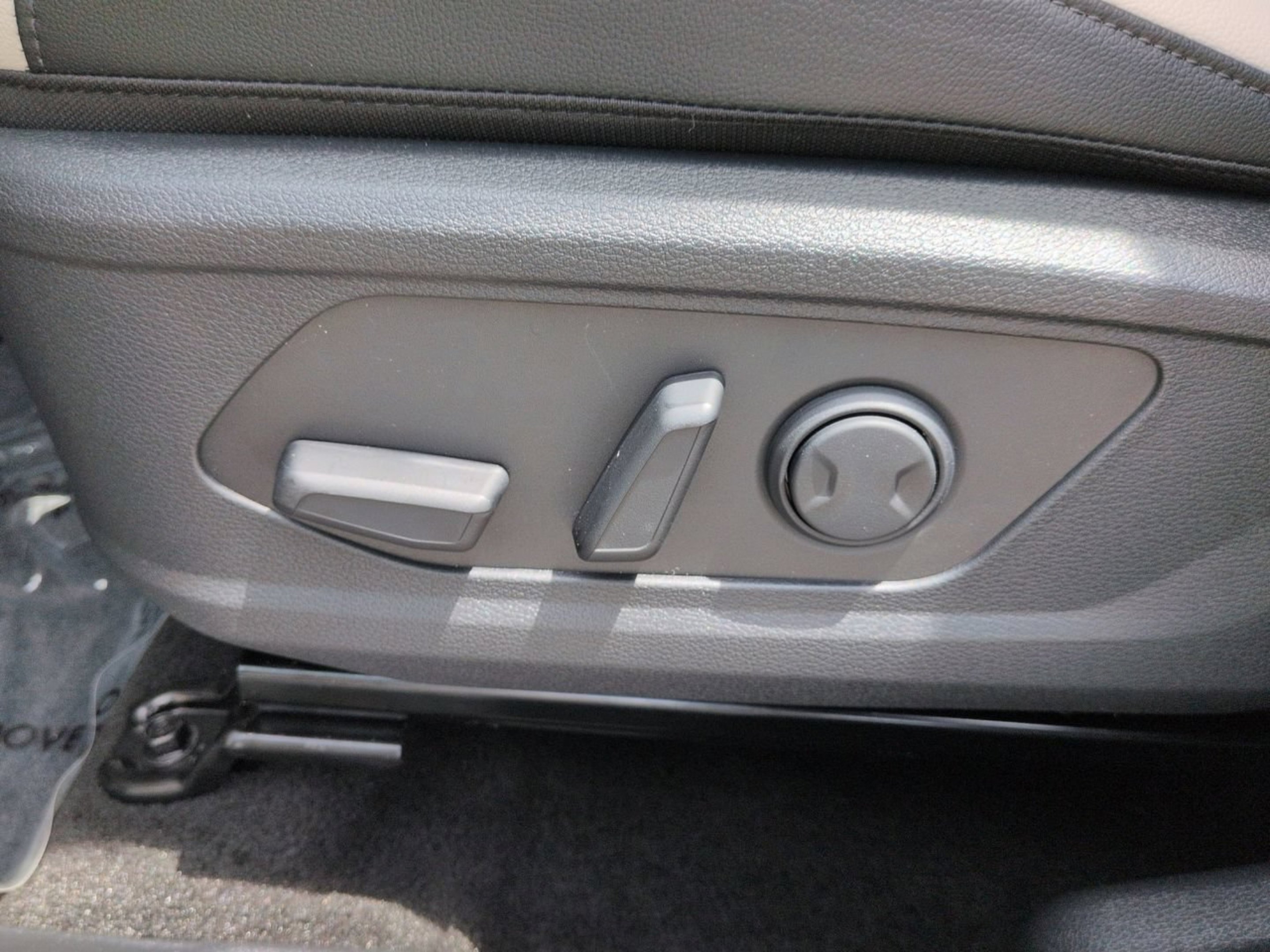 New 2026 Panthera Metal Gray Kia EX image 49