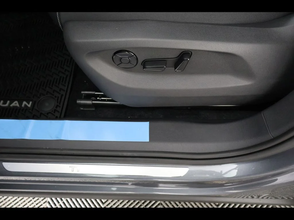 2026 Volkswagen Tiguan SE - Photo 15