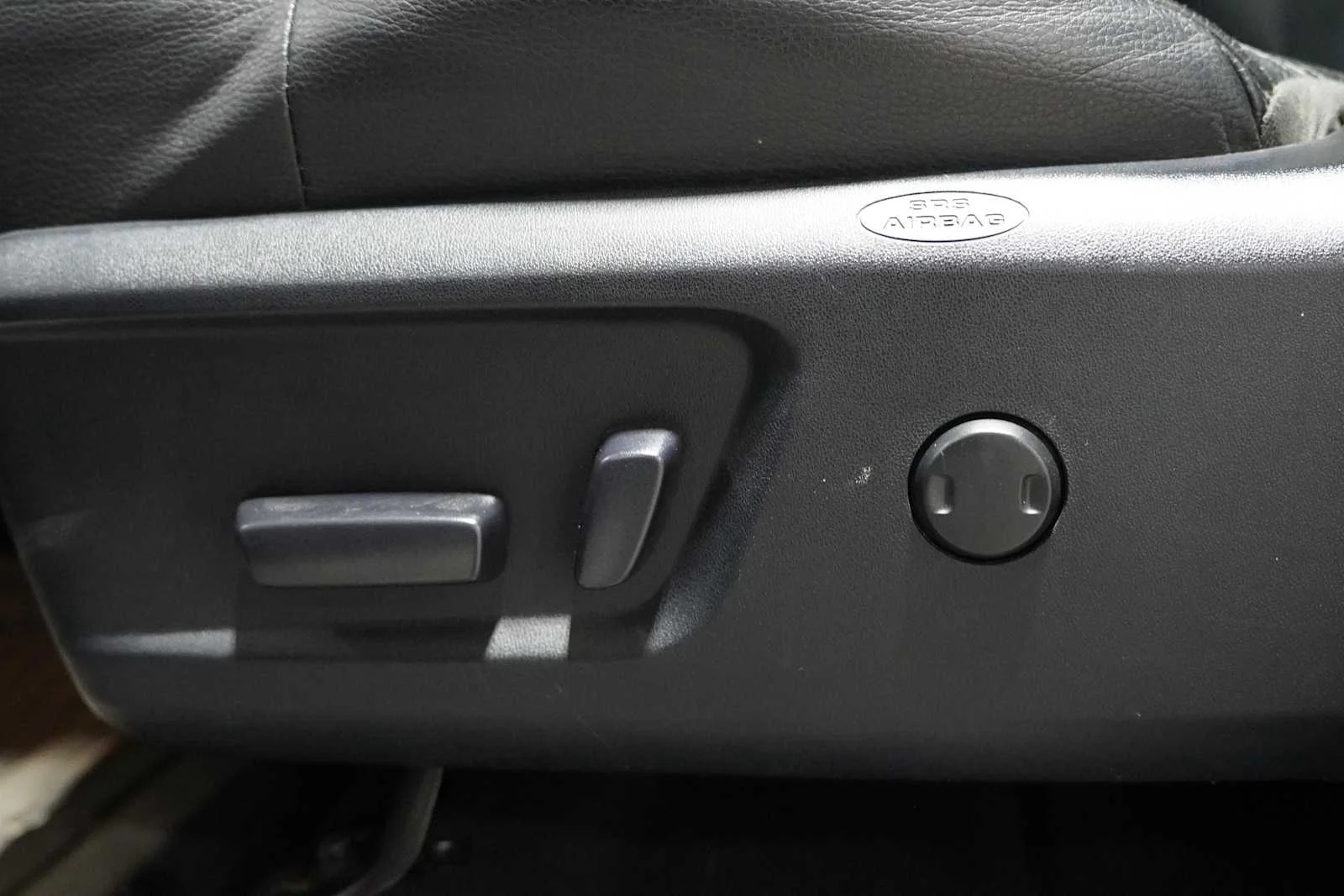 Used 2014 Magnetic Gray Metallic Toyota LTD image 13