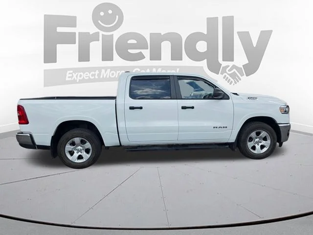 Used 2025 White Ram Big Horn/Lone Star image 6