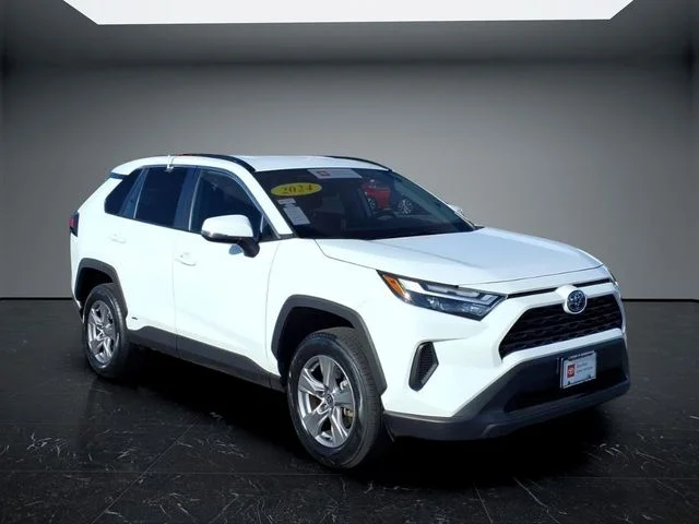 Used 2024 White Toyota XLE image 5
