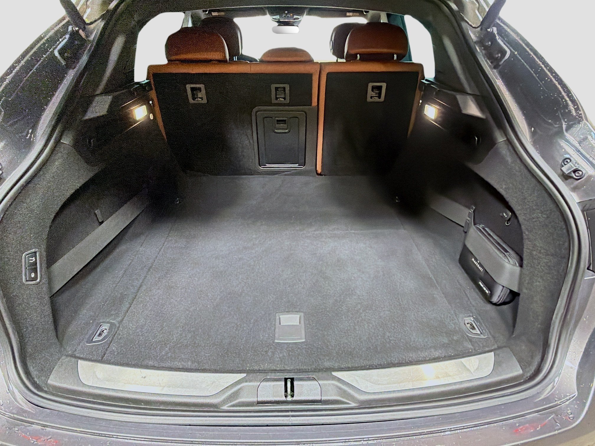 Used 2018 Gray Maserati GranLusso image 11