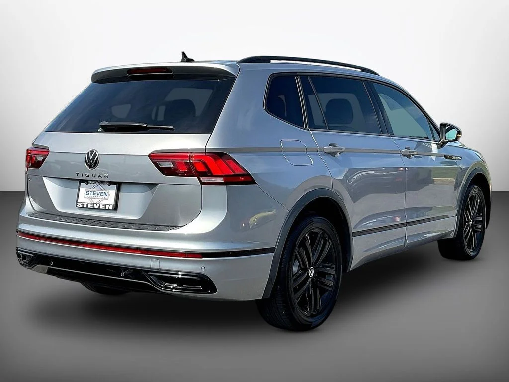 Used 2022 Pyrite Silver Metallic Volkswagen 2.0T SE R-Line Black image 6