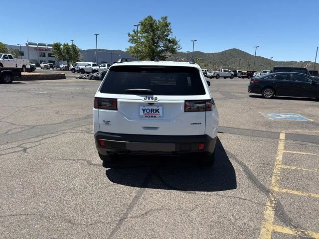 New 2026 Bright White Clear-Coat Exterior Paint Jeep Laredo image 7