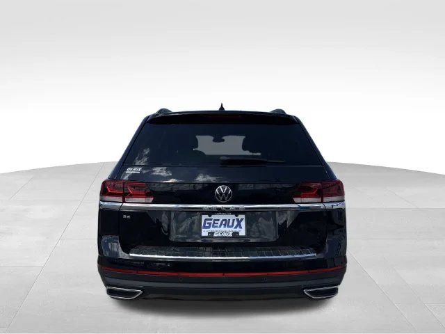 Used 2023 Black Volkswagen 2.0T SE w/Technology image 11