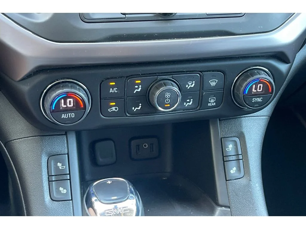Used 2017 Iridium Metallic GMC SLE image 27