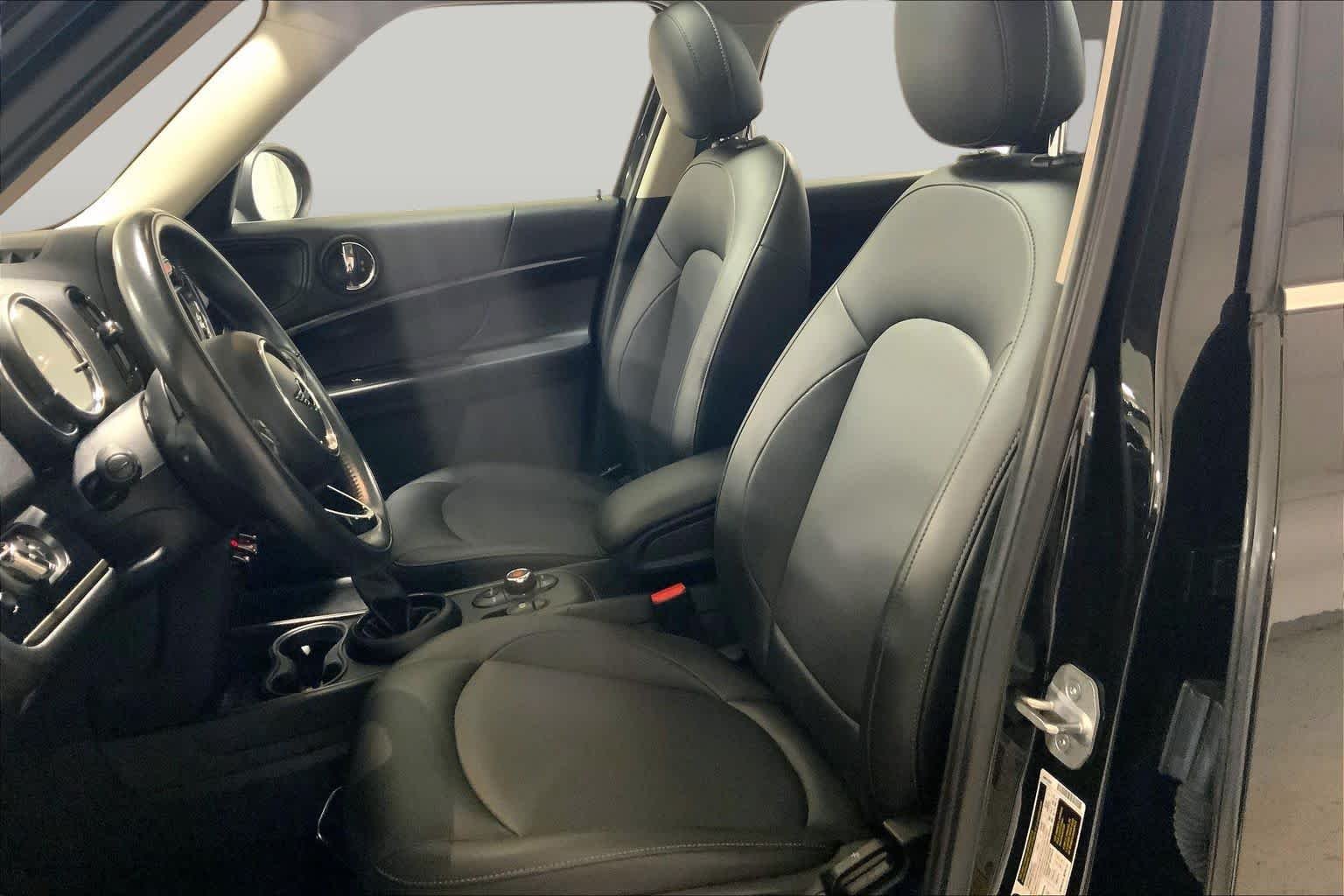 Used 2019 Midnight Black Metallic MINI Cooper image 7