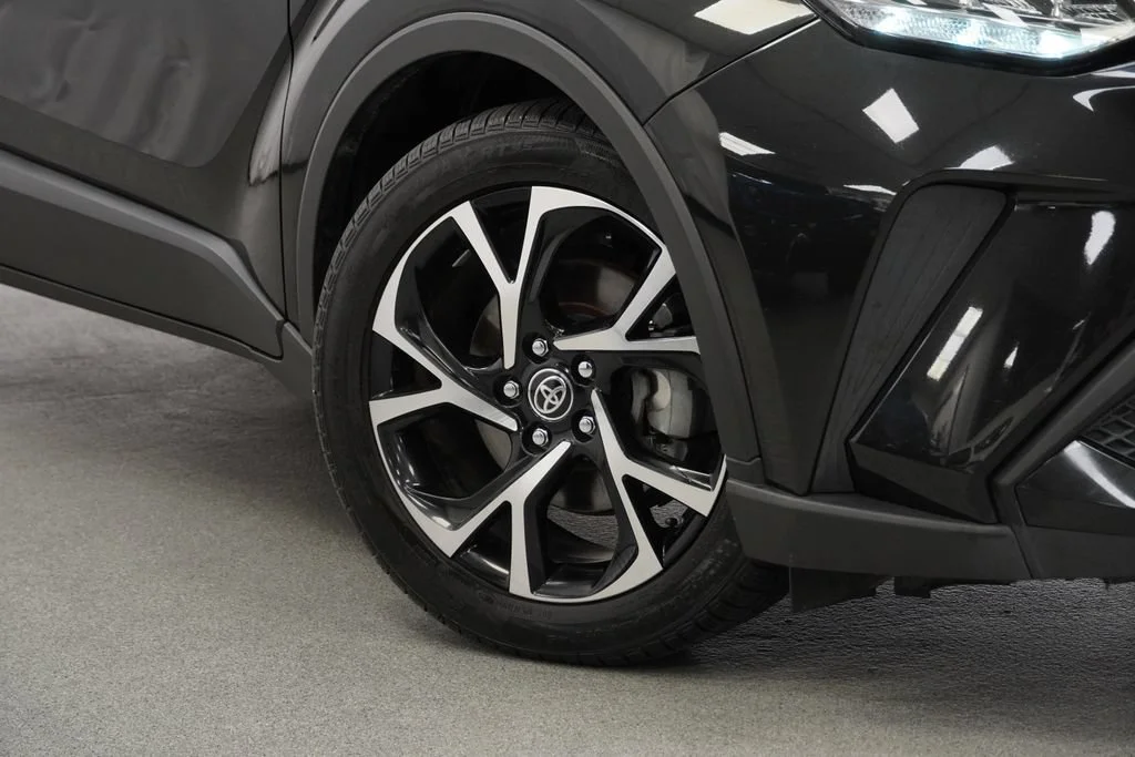 Used 2021 Black Sand Pearl Toyota LE image 9