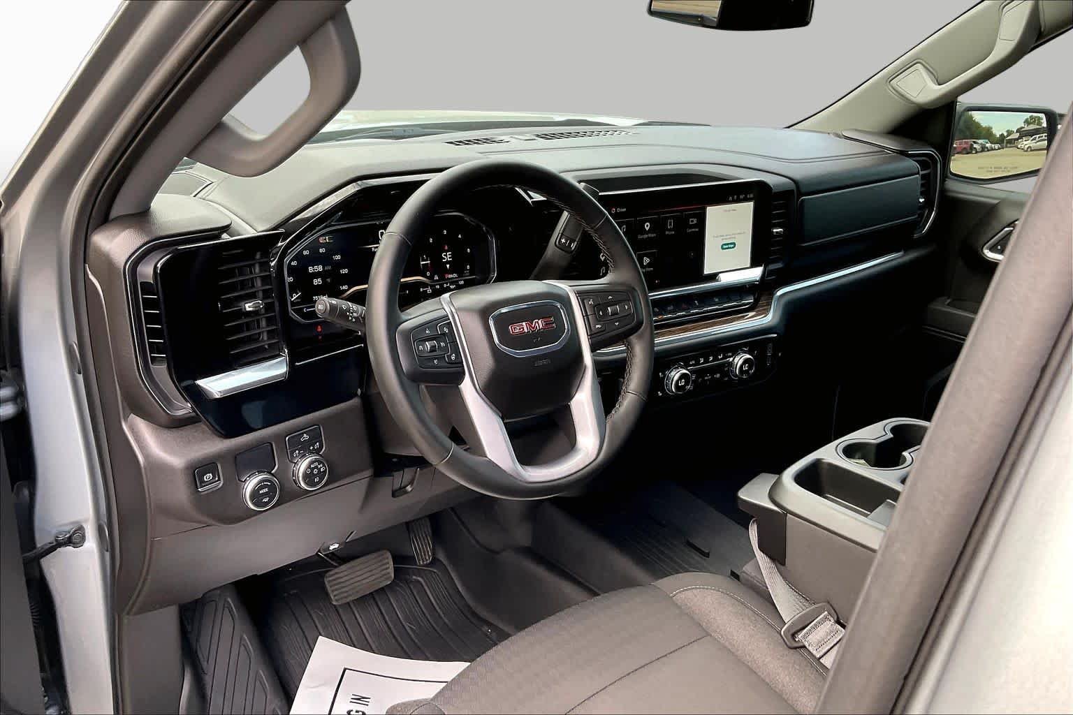 Used 2025 Sterling Metallic GMC Elevation image 16