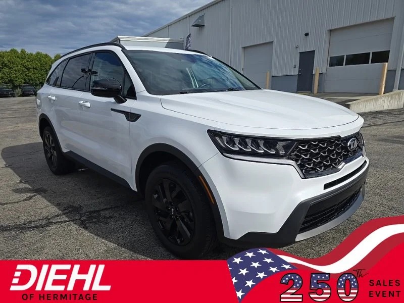 Used 2021 White Kia S image 1