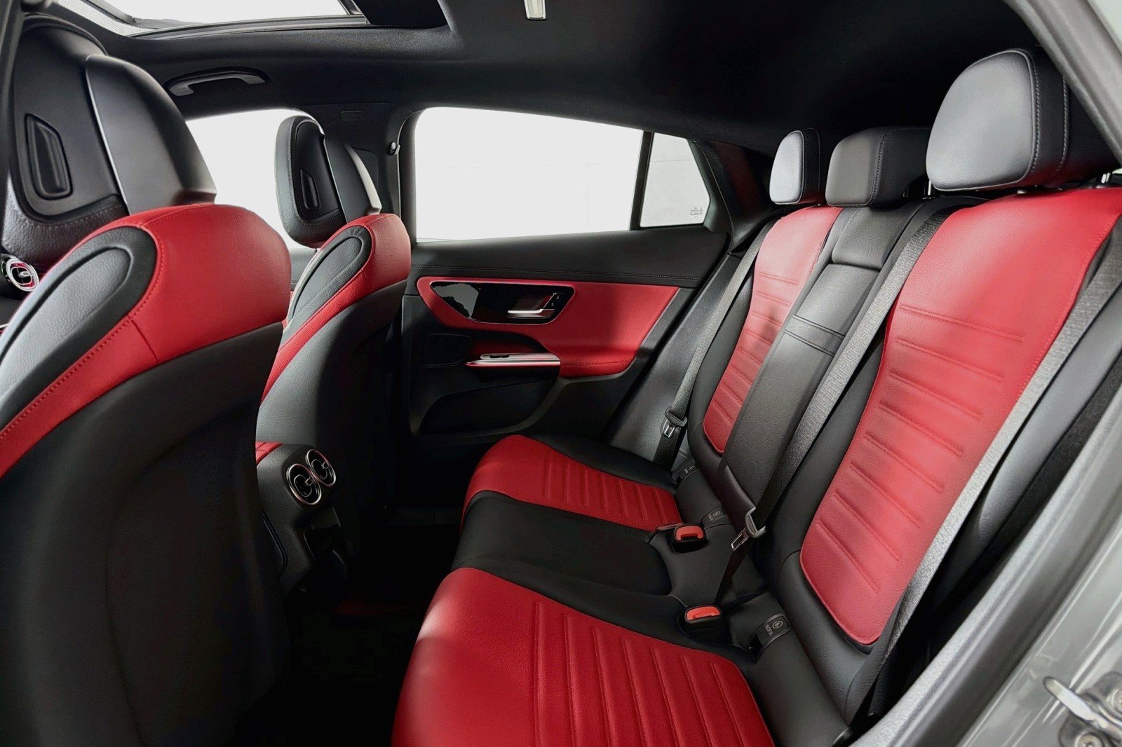 New 2027 MANUFAKTUR Alpine Grey Mercedes-Benz GLC 300 4MATIC® Coupe image 7