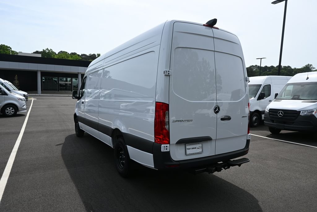 New 2026 Arctic White Mercedes-Benz Cargo 170 WB image 4