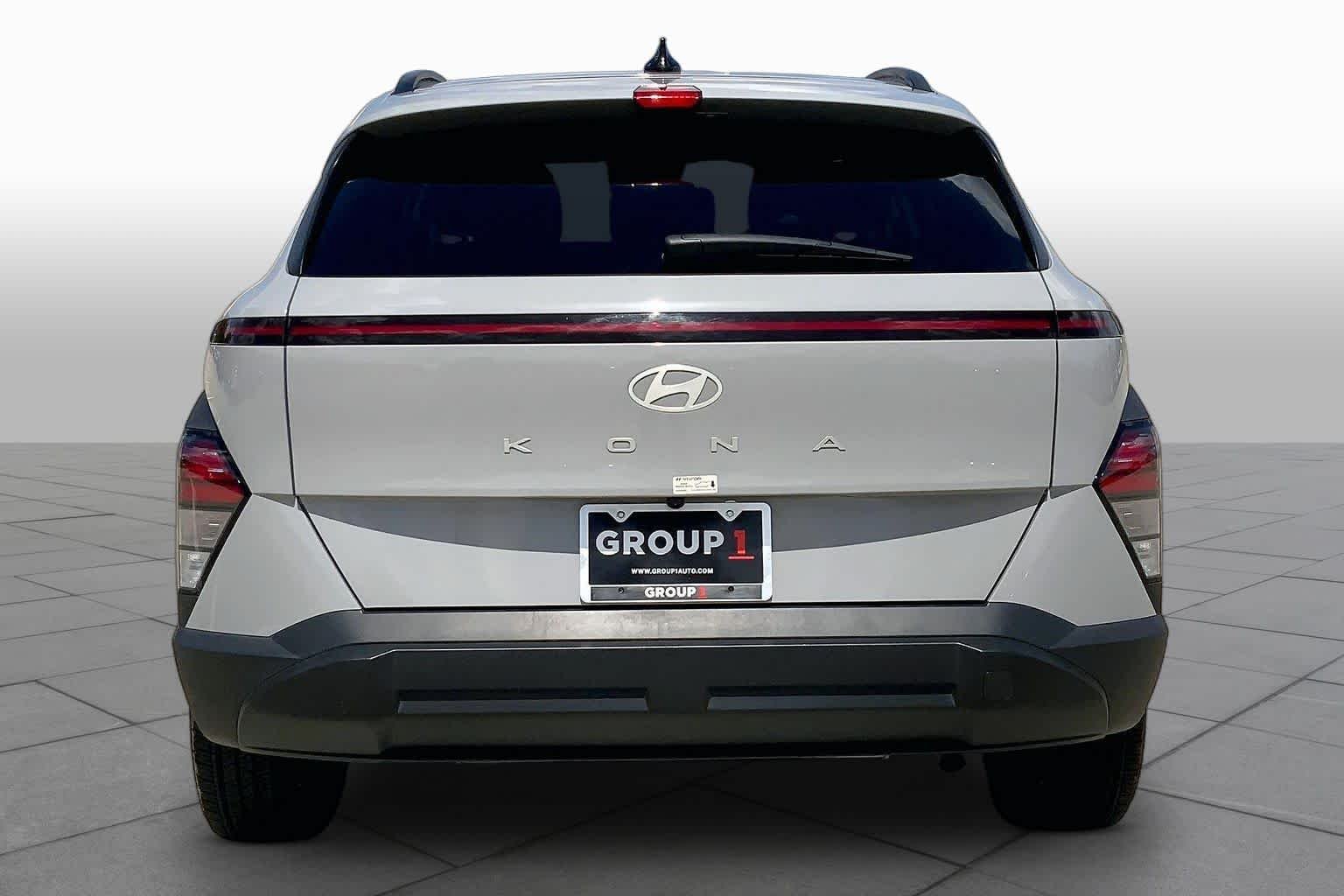 Used 2025 Cyber Gray Metallic Hyundai SEL image 5