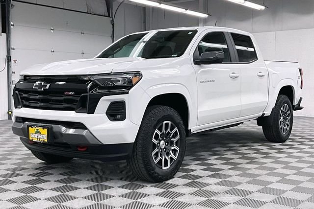 2025 Chevrolet Colorado Z71 - Photo 12