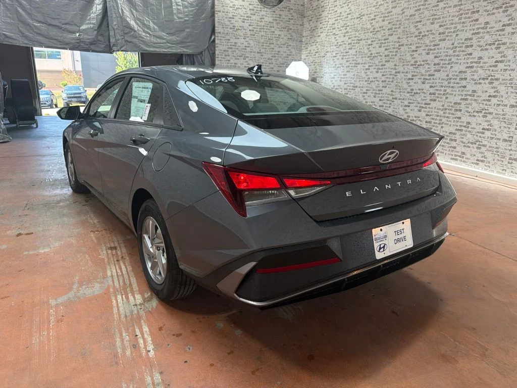 New 2026 Ecotronic Gray Hyundai SE image 5