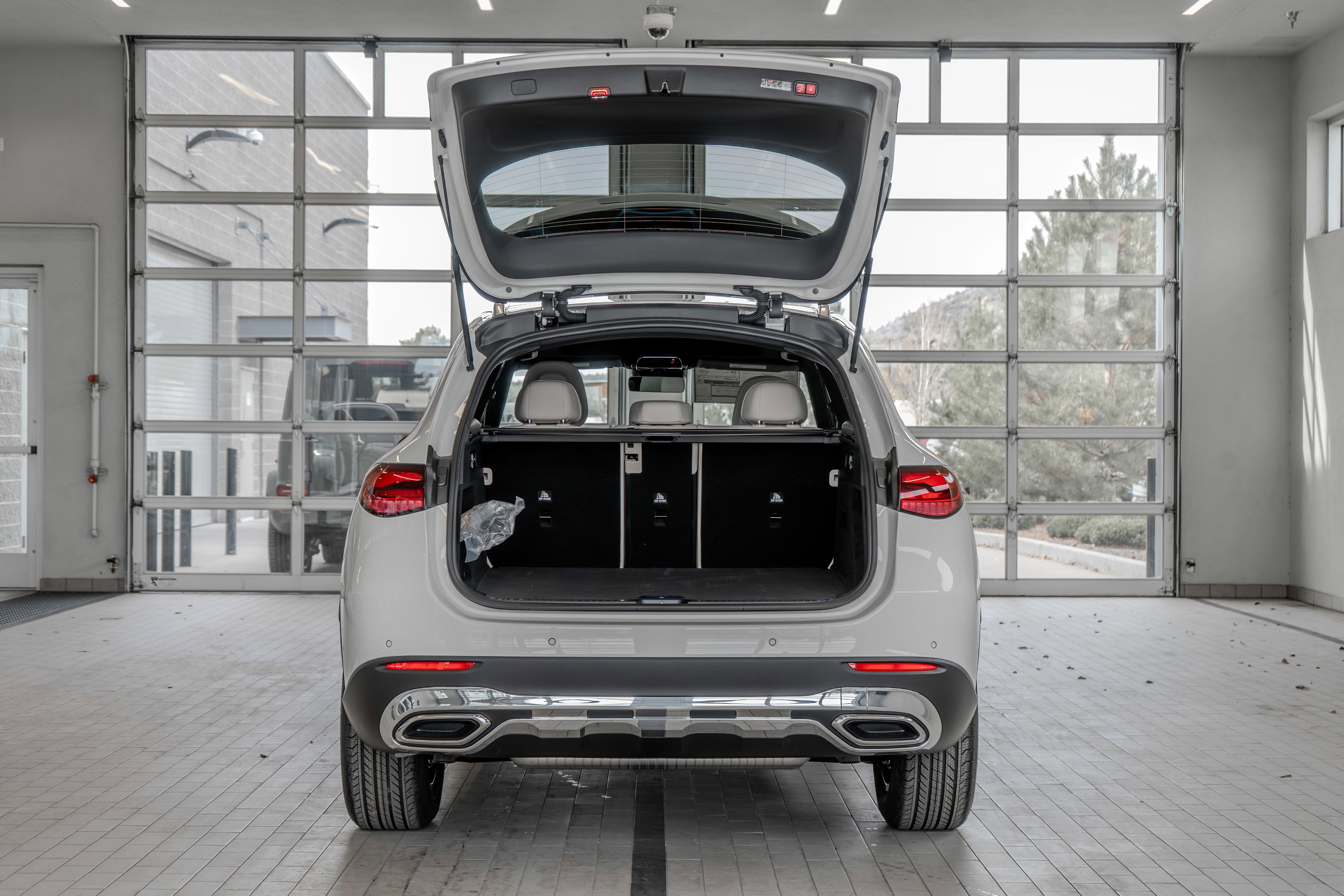 New 2026 Polar White Mercedes-Benz GLC 300 image 51