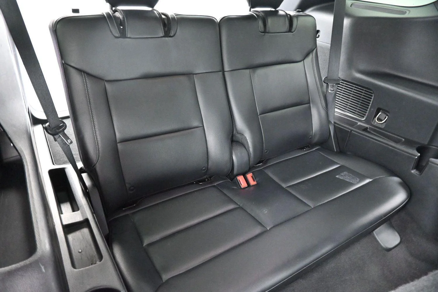 Used 2020 Magnetic Ford Limited image 36