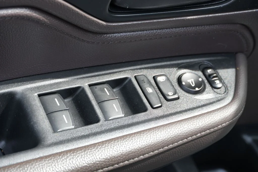 Used 2020 Black Honda EX image 19