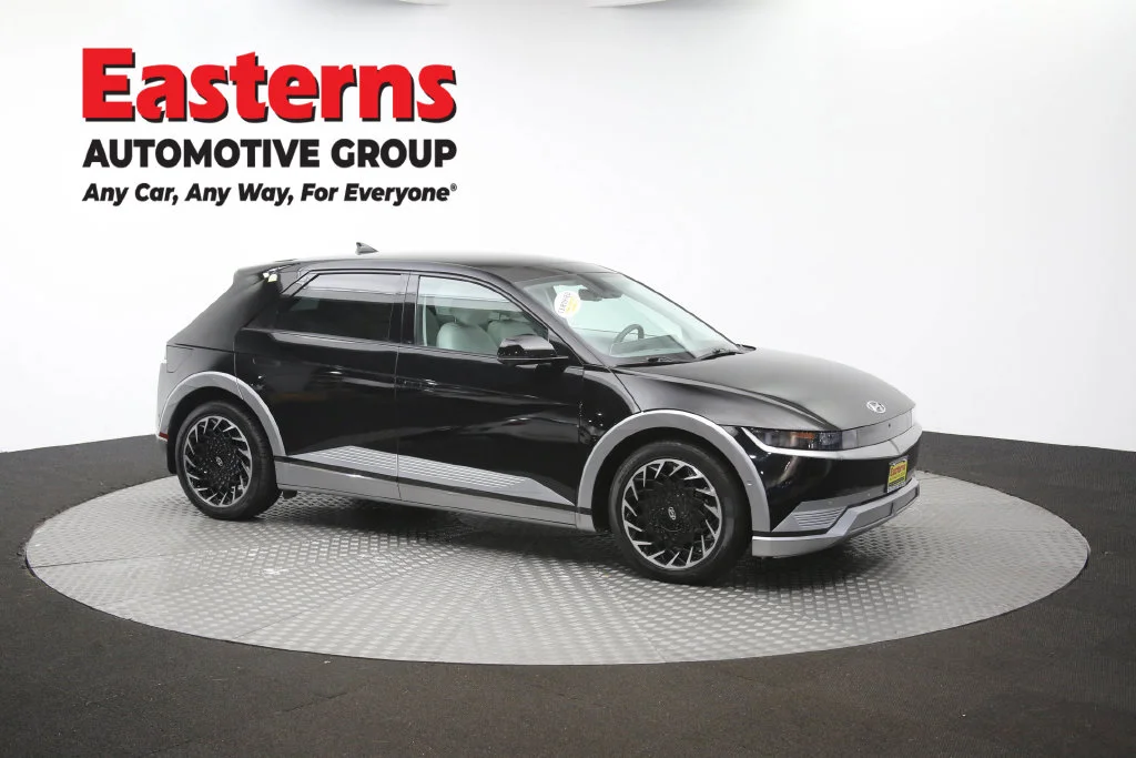Used 2023 Black Hyundai Limited image 52