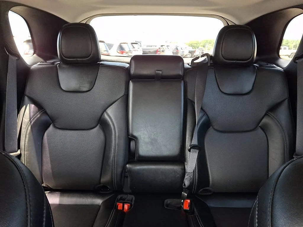 Used 2022 Granite Crystal Metallic Clearcoat Jeep Latitude Lux image 20