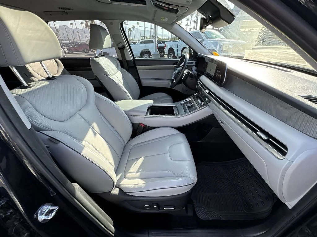 Used 2023 White Hyundai SEL image 30