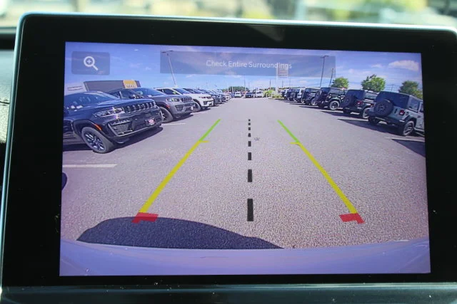 Used 2024 White Jeep Latitude image 7