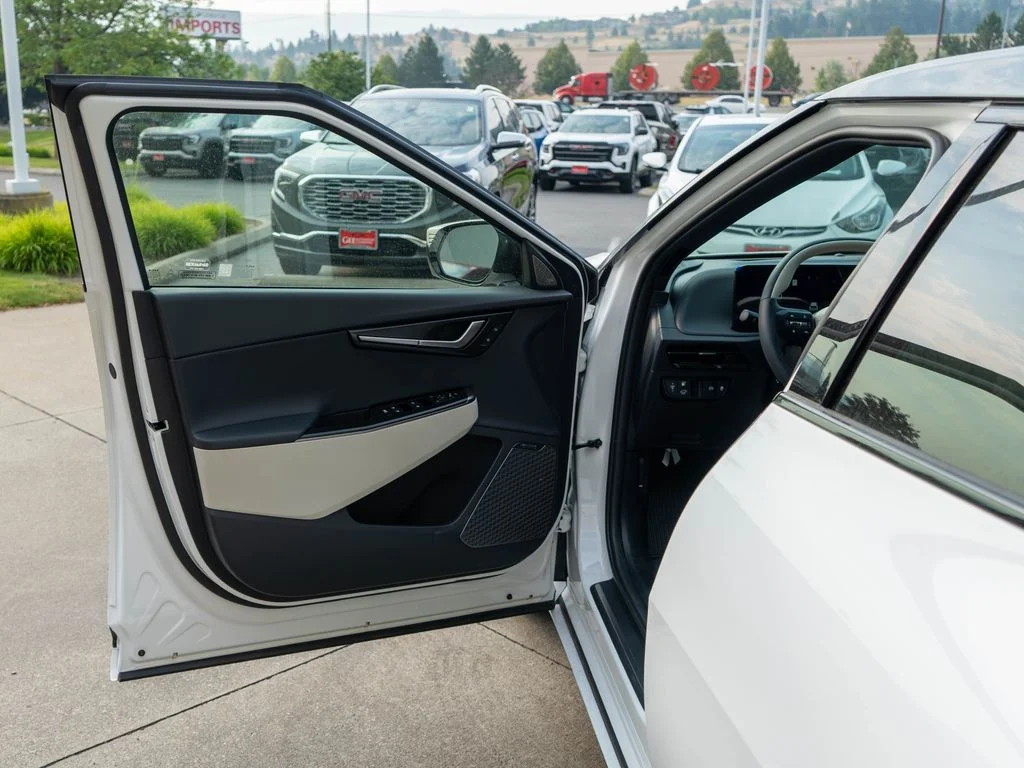 New 2026 Glacial White Pearl / Black Ro Kia GT-Line AWD image 17