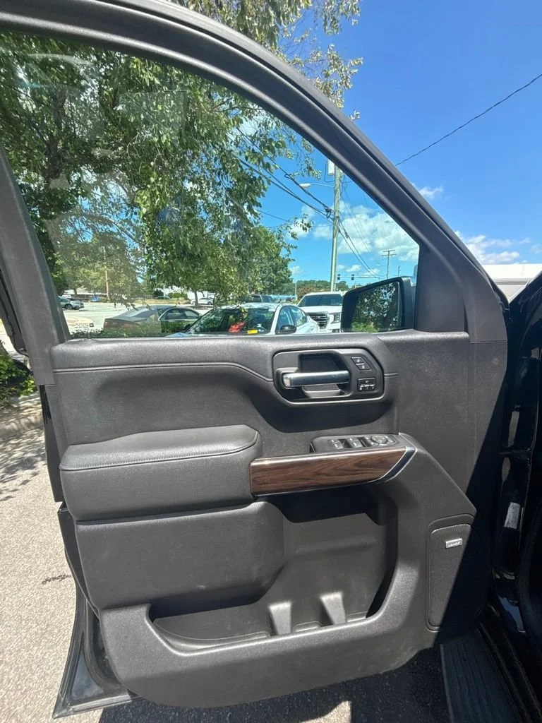 Used 2021 Onyx Black GMC SLT image 11