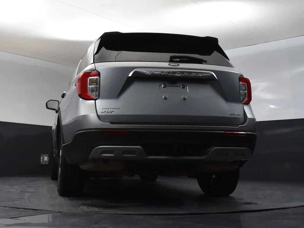 Used 2024 Silver Ford XLT image 35